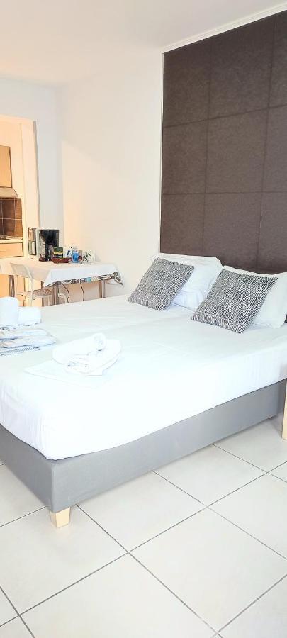 Ilida Apartments Néa Péramos Екстериор снимка